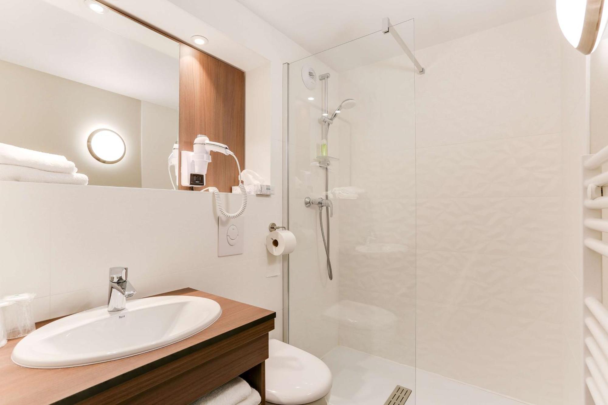 Brit Hotel Caen Nord - Memorial Eksteriør bilde